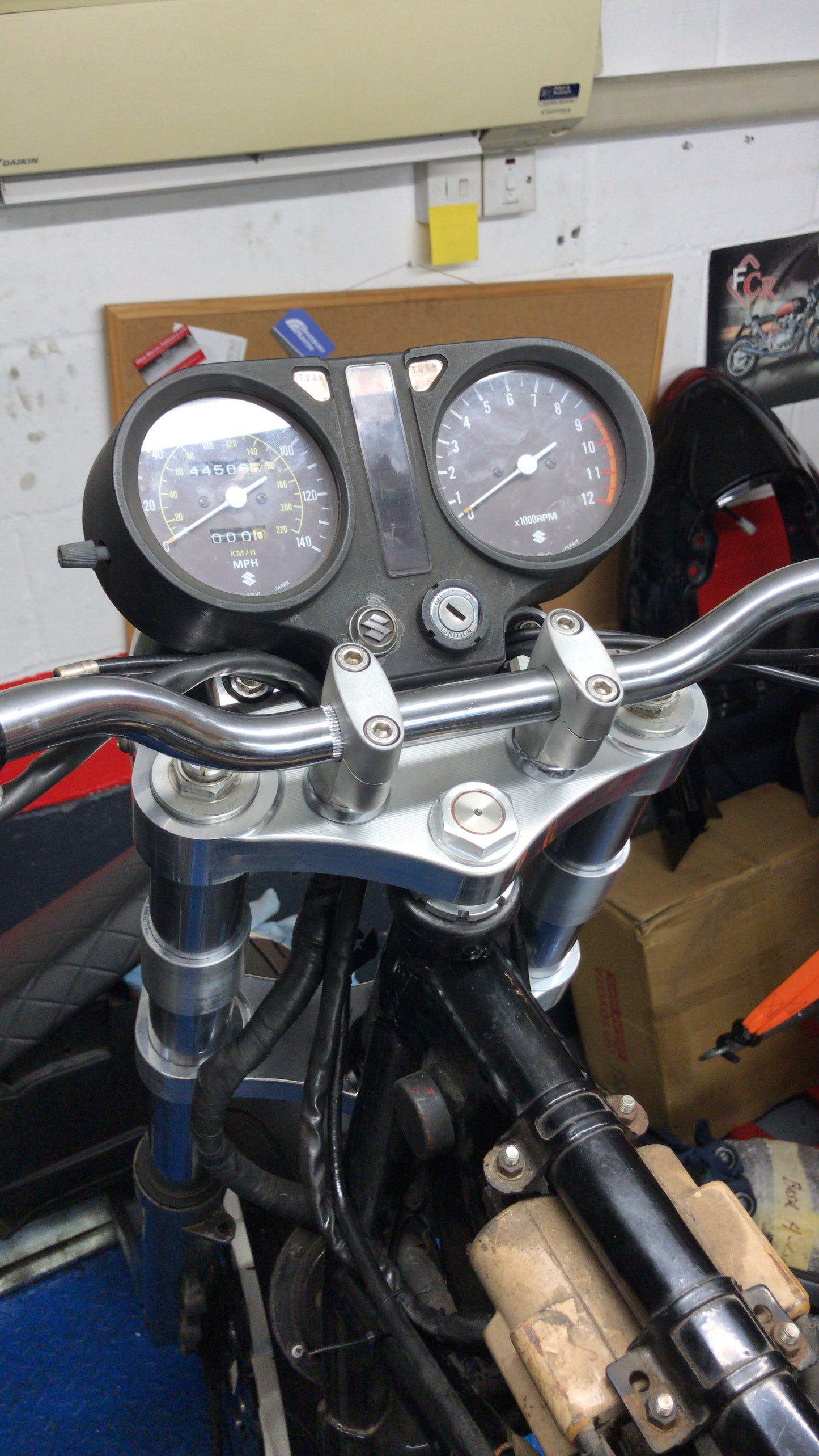 Suzuki GSF1200 Bandit (MK1 Forks) Yoke Set for conversion to GS750