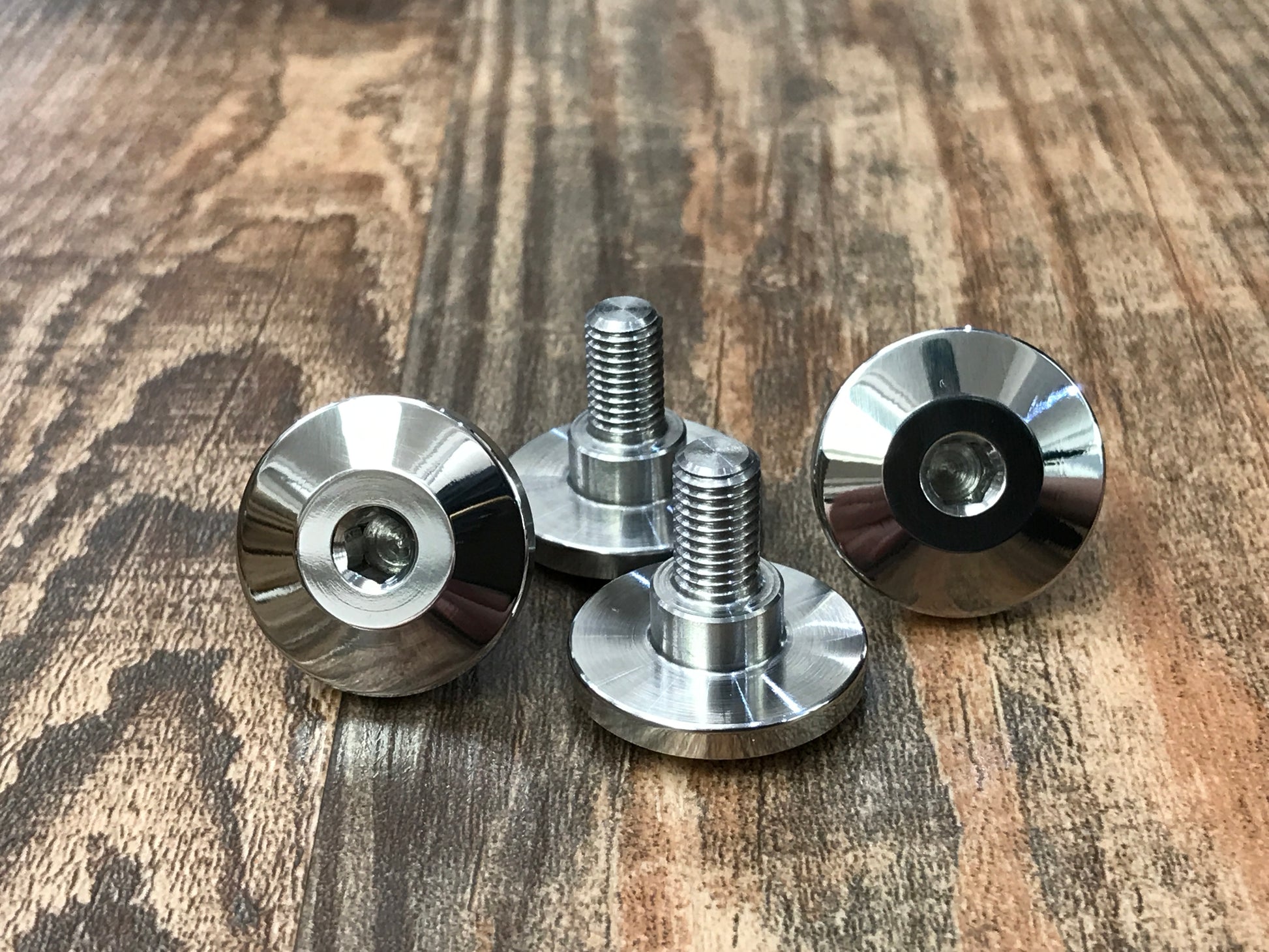 Suzuki Cam Cover BoltsN Fastec Racing Ltd