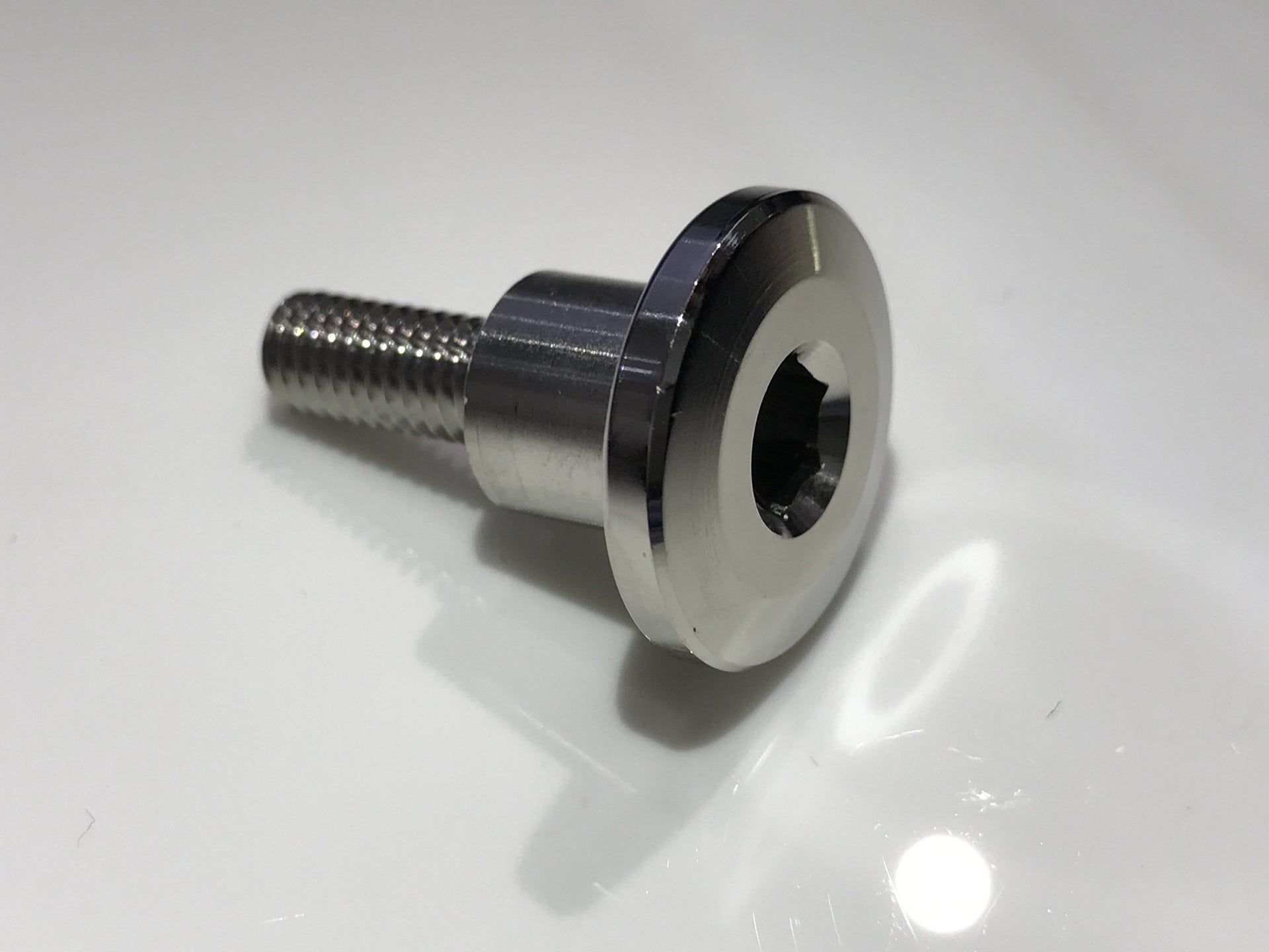 T3332055 Triumph Stainless Cam Cover Bolt (M6*24mm) – Fastec